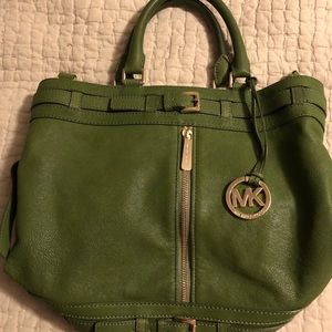 Michael Kors pocket book